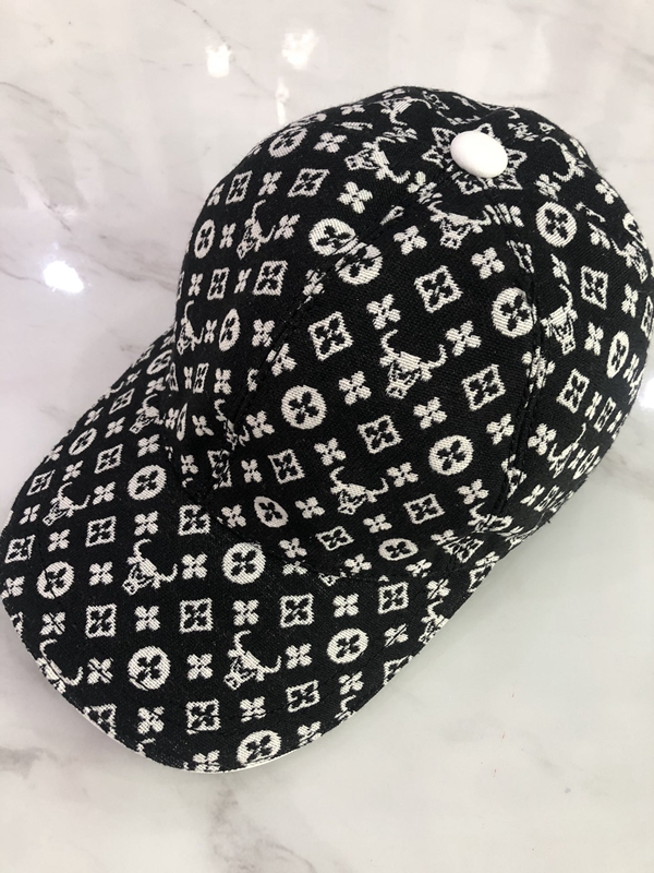 ブランド帽子正面デザイン